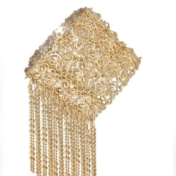 Gorgeous gold ‘Iris’ bracelet by Kendra Scott! - Picture 3 of 7